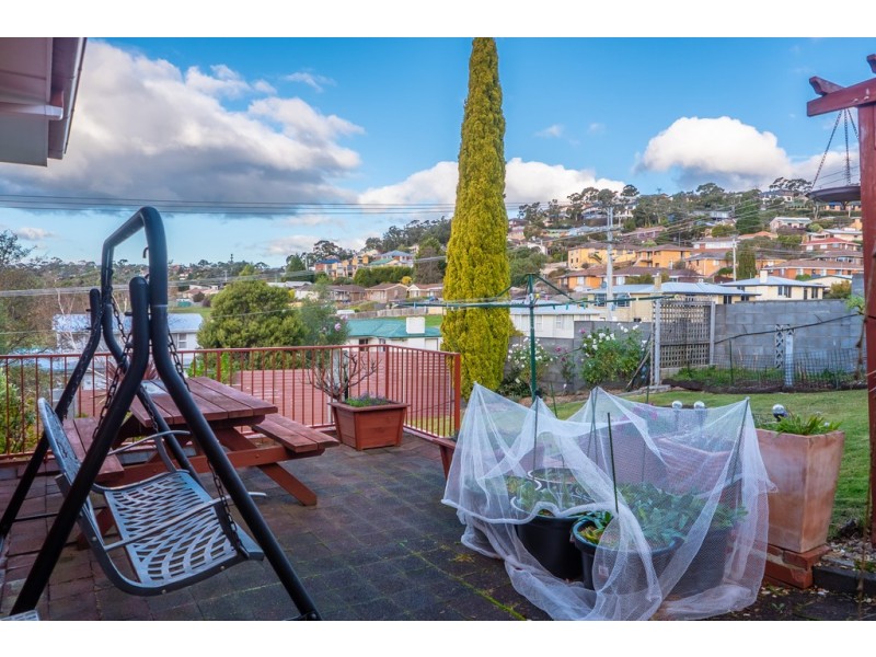 32 Hudson Crescent, Glenorchy TAS 7010