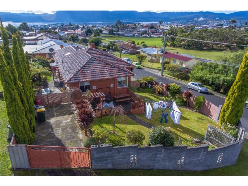 32 Hudson Crescent, Glenorchy TAS 7010