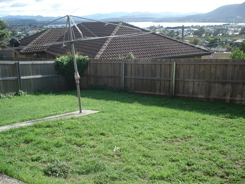 1/73 Ashbourne Grove, West Moonah TAS 7009