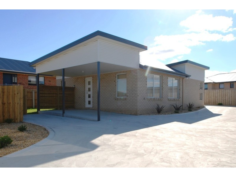 1/22 Lucas Place, Brighton TAS 7030