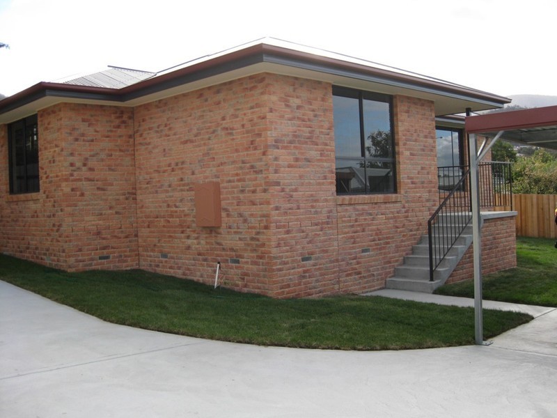 2/596 Main Road, Rosetta TAS 7010