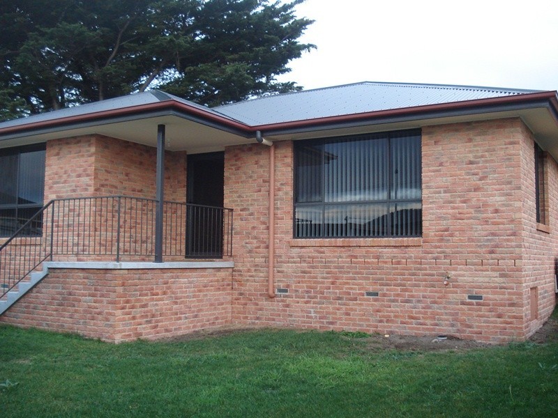 2/596 Main Road, Rosetta TAS 7010