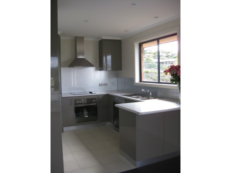 2/596 Main Road, Rosetta TAS 7010