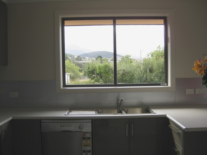 2/596 Main Road, Rosetta TAS 7010