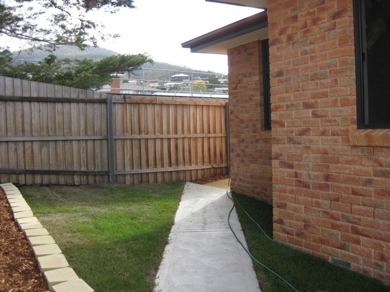 2/596 Main Road, Rosetta TAS 7010