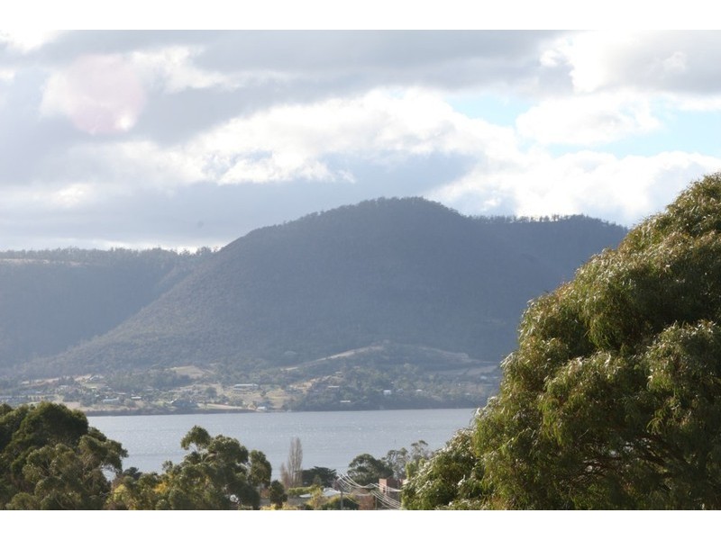 2/14 Crosby Road, Rosetta TAS 7010