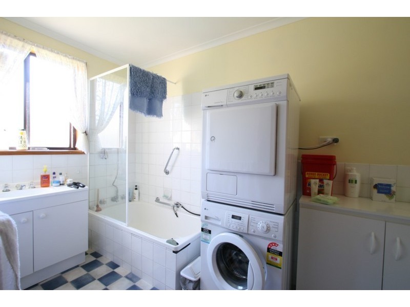 Unit 1/4 Riverway, Montrose TAS 7010