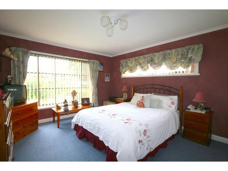 New Norfolk TAS 7140