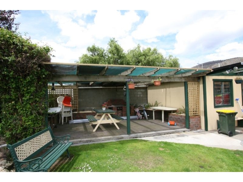 New Norfolk TAS 7140