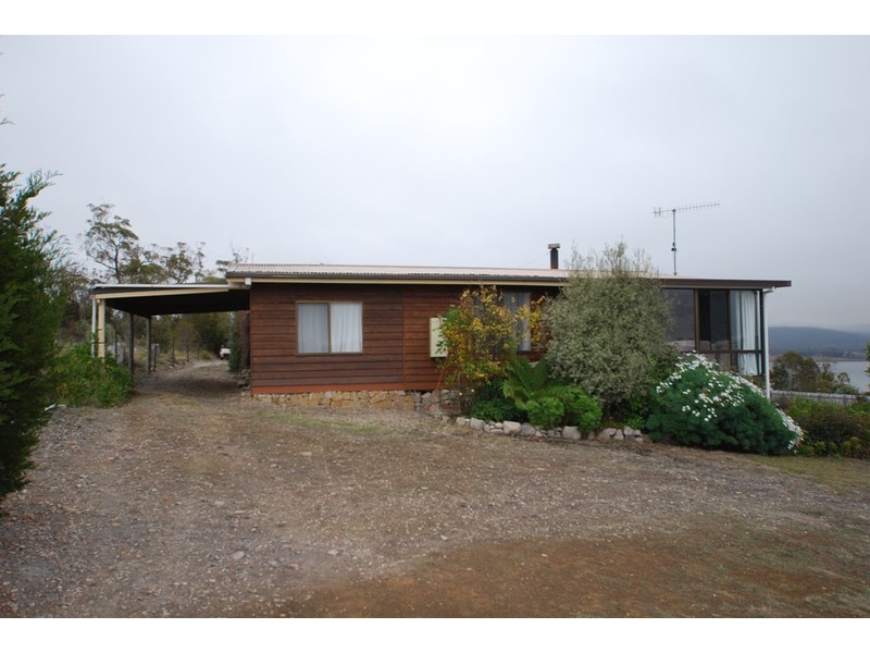 86 Barton Avenue, Triabunna TAS 7190
