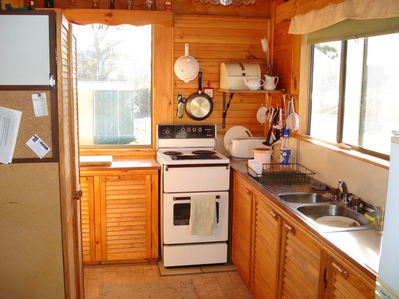 86 Barton Avenue, Triabunna TAS 7190