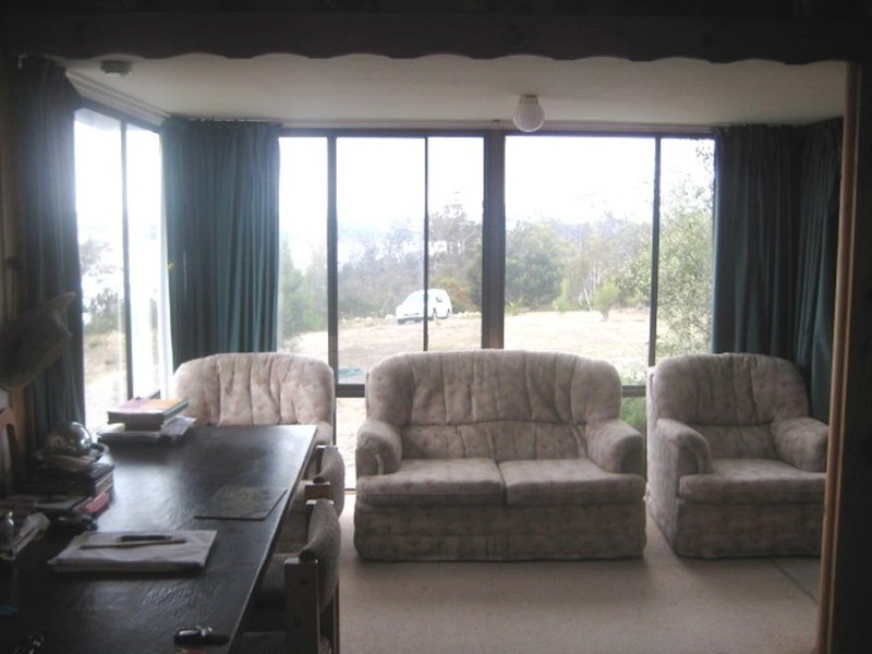 86 Barton Avenue, Triabunna TAS 7190