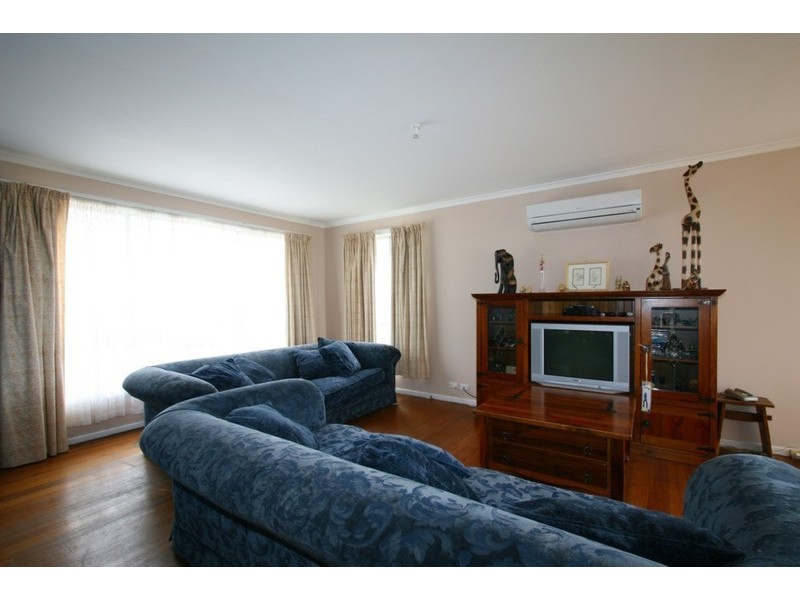 11 England Ave, Montrose TAS 7010