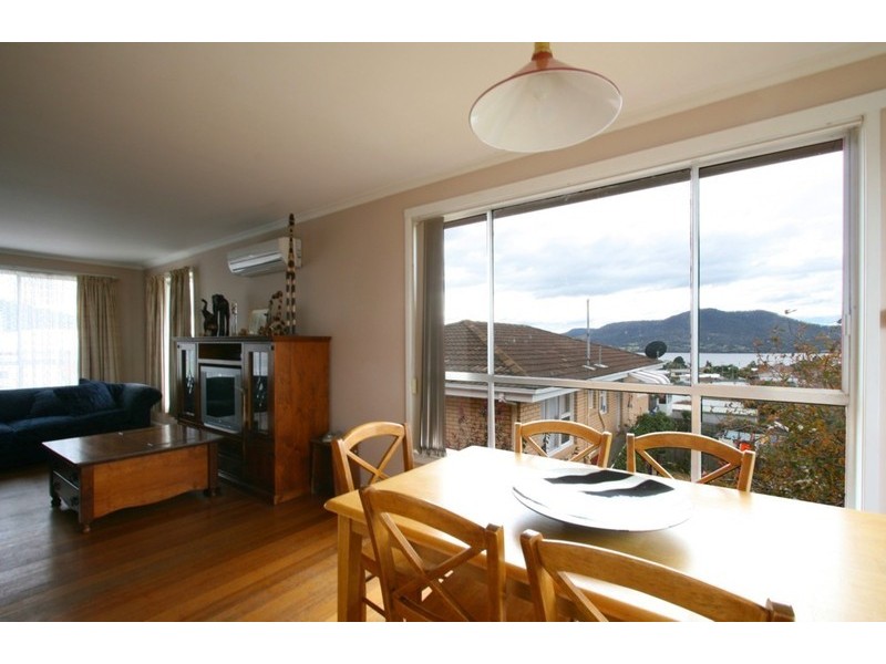 11 England Ave, Montrose TAS 7010