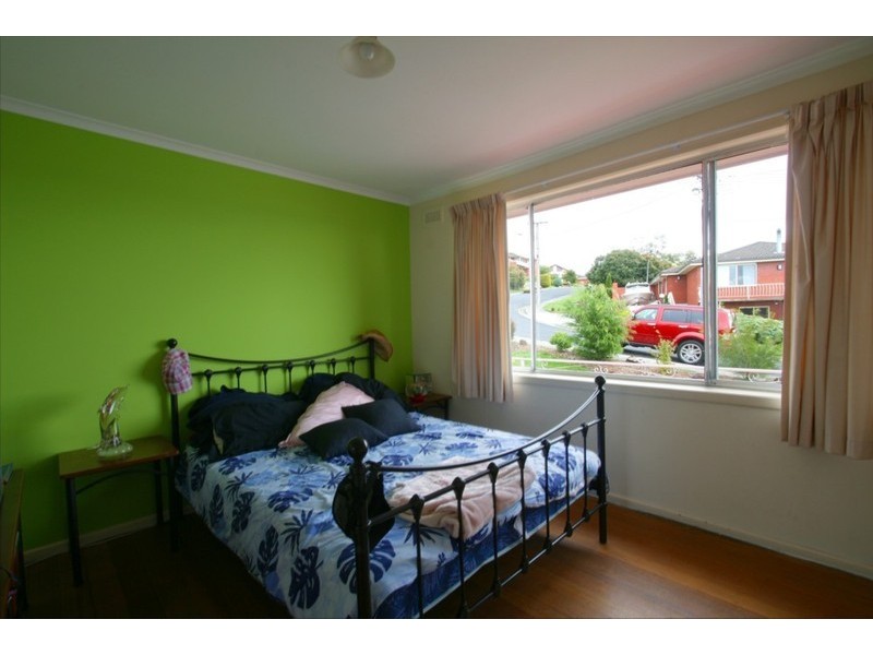 11 England Ave, Montrose TAS 7010