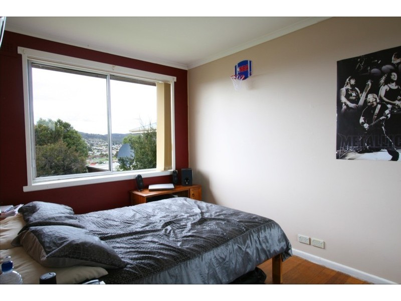 11 England Ave, Montrose TAS 7010