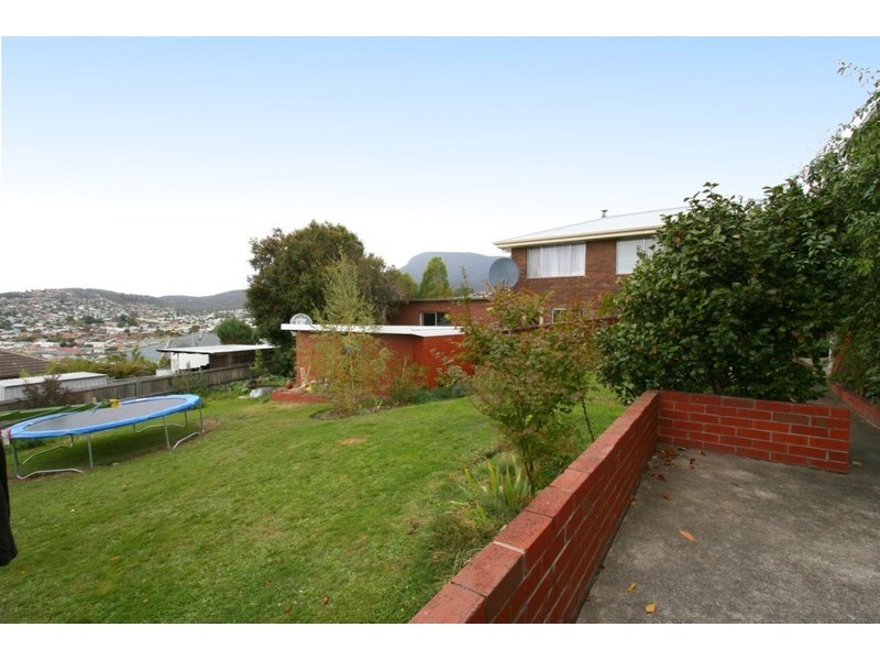 11 England Ave, Montrose TAS 7010