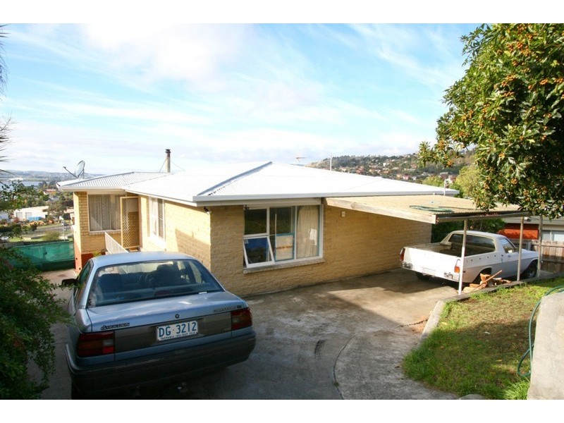 13 Kinarra Crescent, Berriedale TAS 7011