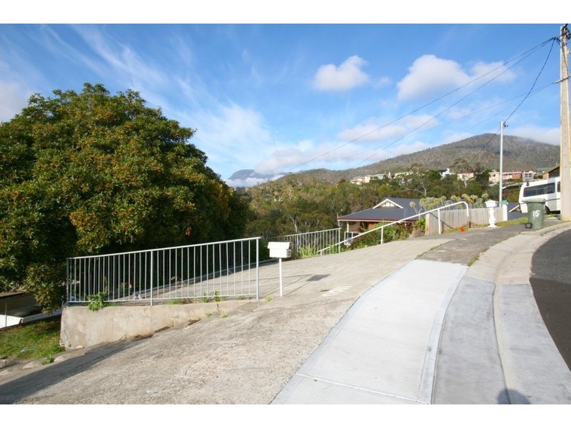 13 Kinarra Crescent, Berriedale TAS 7011