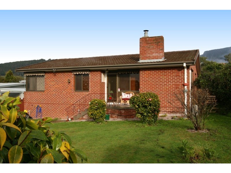 2 Adelphi Road, Claremont TAS 7011