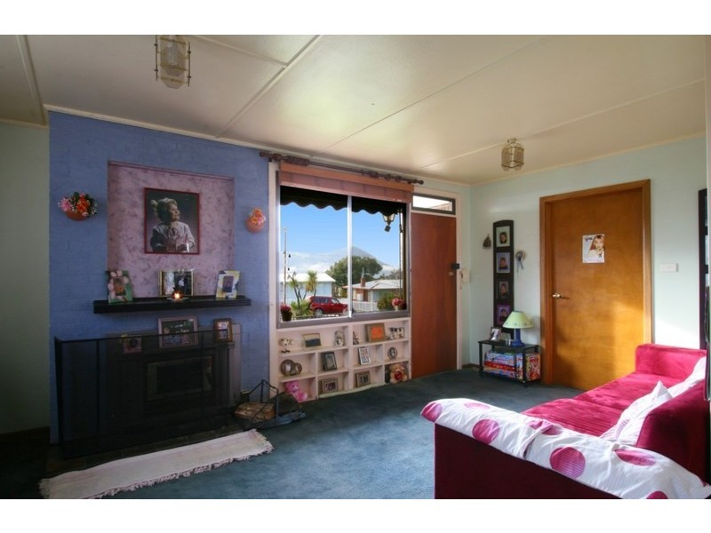 2 Adelphi Road, Claremont TAS 7011