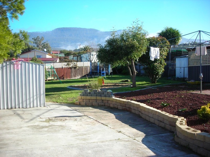 2 Adelphi Road, Claremont TAS 7011