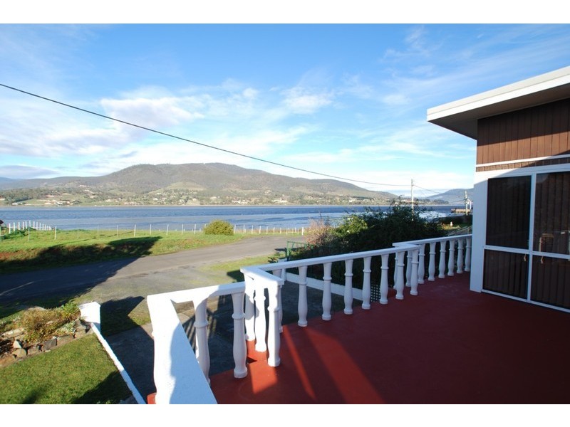 8 Riverside Drive, Bridgewater TAS 7030