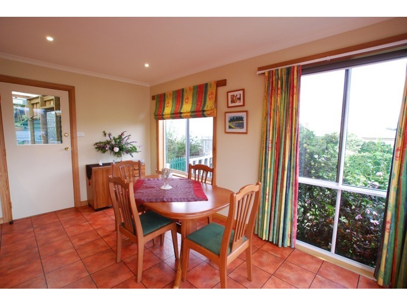 8 Riverside Drive, Bridgewater TAS 7030