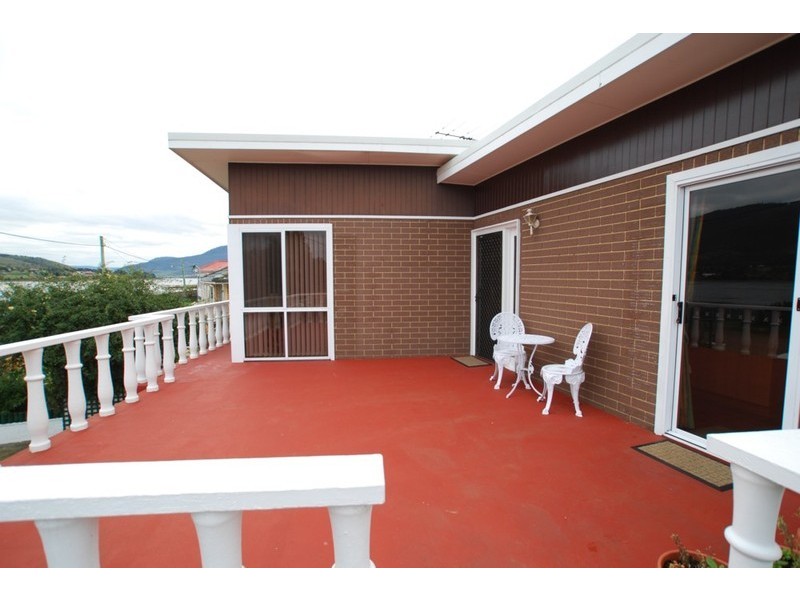 8 Riverside Drive, Bridgewater TAS 7030