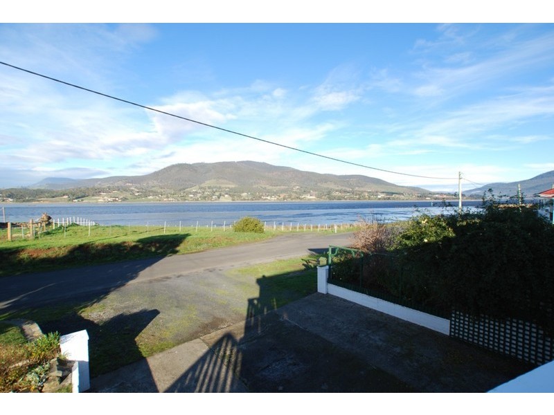 8 Riverside Drive, Bridgewater TAS 7030