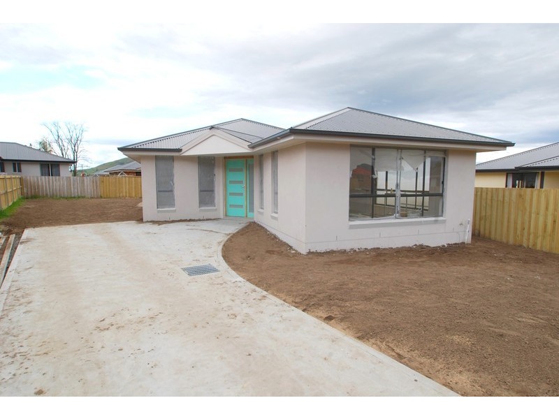 4 Henry Place, Brighton TAS 7030