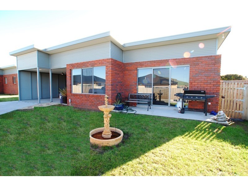 2/5 Madison Ave, Brighton TAS 7030