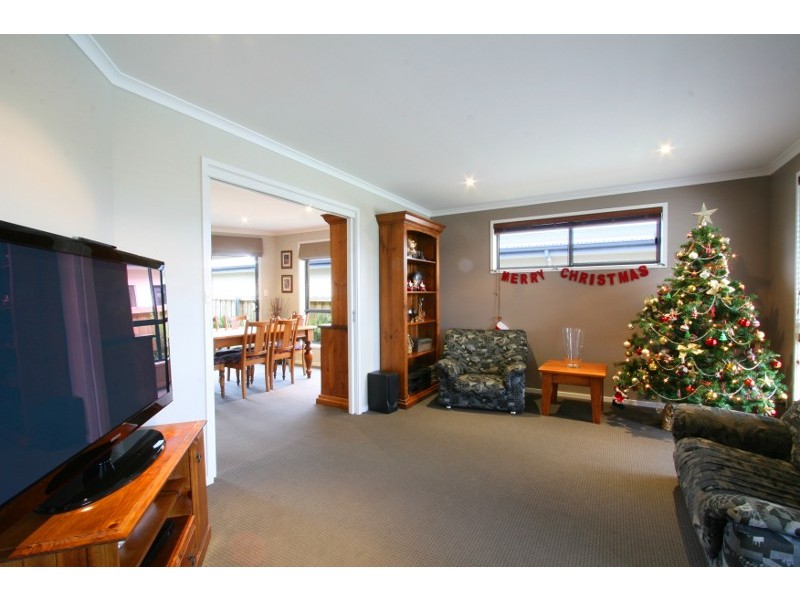 20 Queens Parade, Kingston TAS 7050