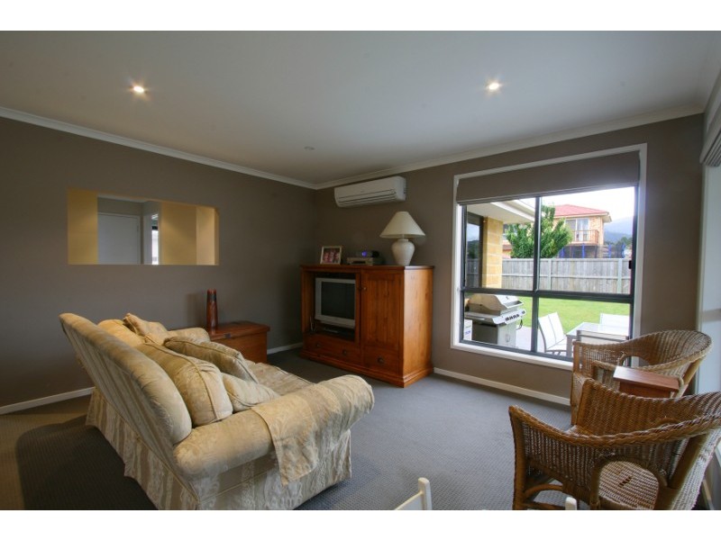 20 Queens Parade, Kingston TAS 7050