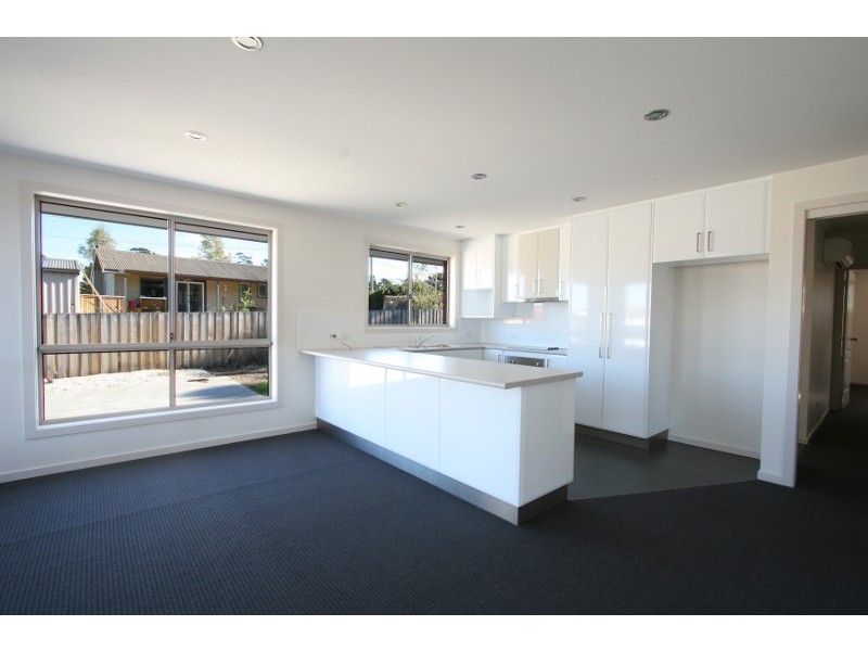 2/8  Ford Road, Brighton TAS 7030