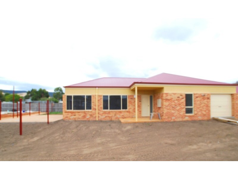 Unit 2/26 Louisa Street, Kempton TAS 7030
