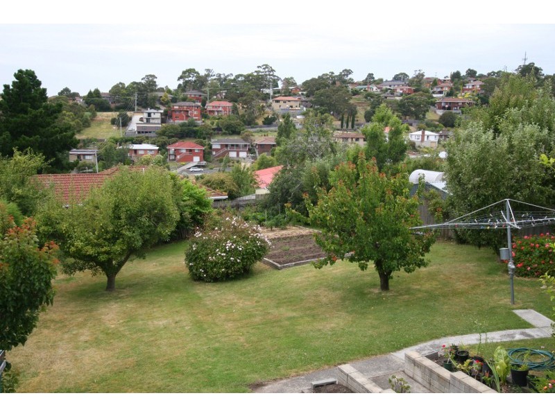 25 Corinda Grove, West Moonah TAS 7009