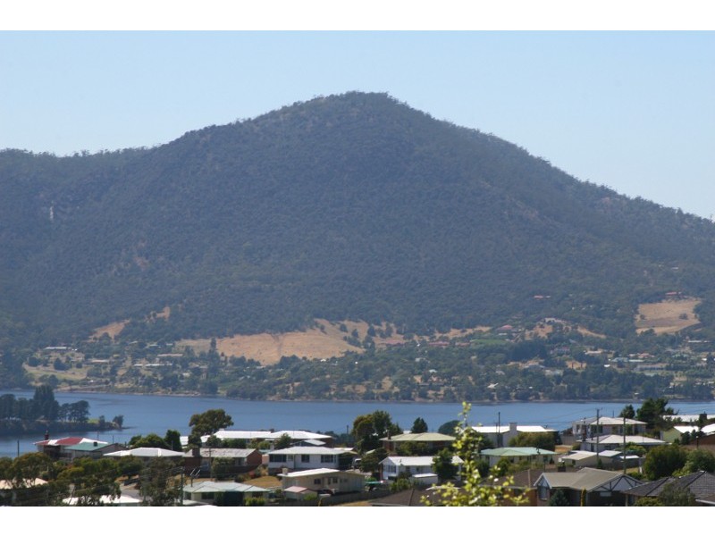 123 Branscombe Road, Claremont TAS 7011