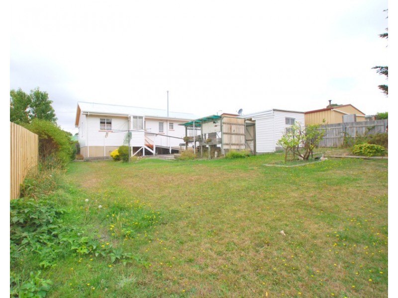 8 Arunta Crescent, Chigwell TAS 7011