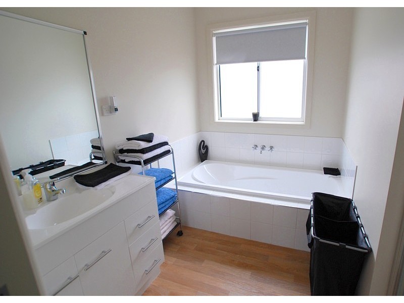 6 Erebus Street, Warrane TAS 7018