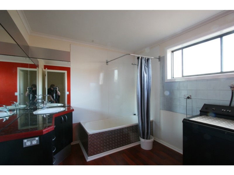 2/87 Box Hill Road, Claremont TAS 7011