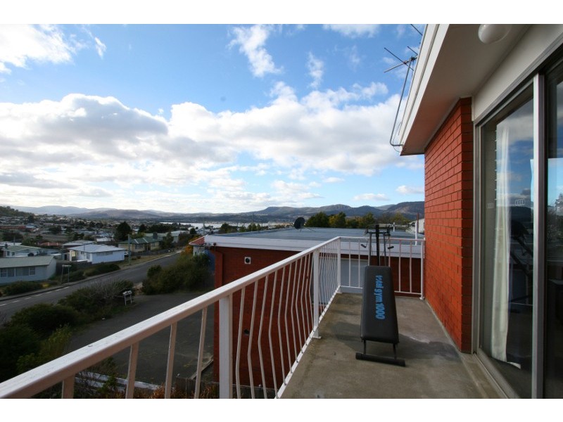 2/87 Box Hill Road, Claremont TAS 7011