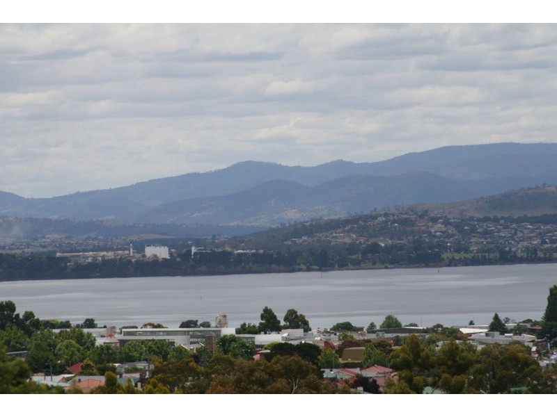 6 Caversham Road, West Moonah TAS 7009