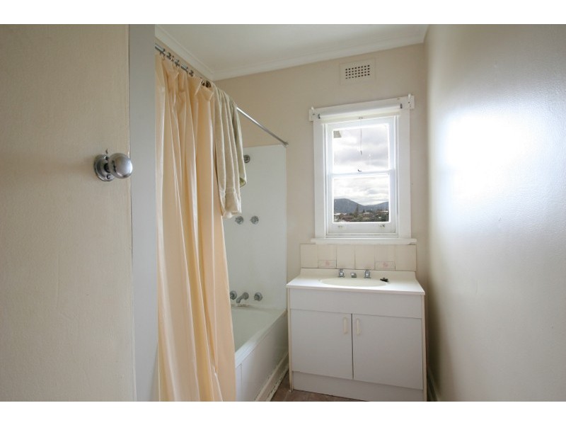 6 Caversham Road, West Moonah TAS 7009