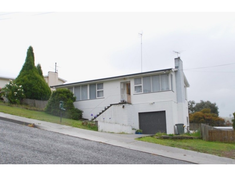 8 Spring Street, Claremont TAS 7011