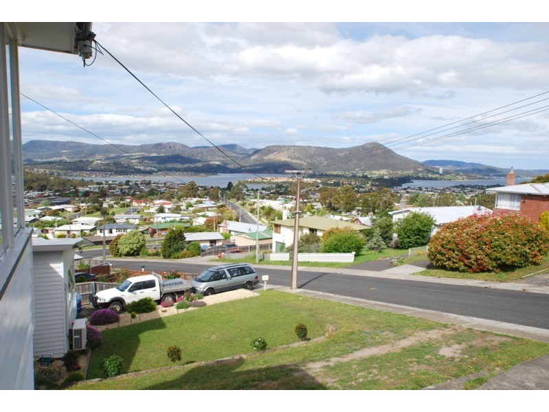 8 Spring Street, Claremont TAS 7011