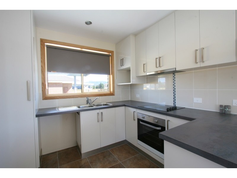 2/9 Thomas Court, Brighton TAS 7030