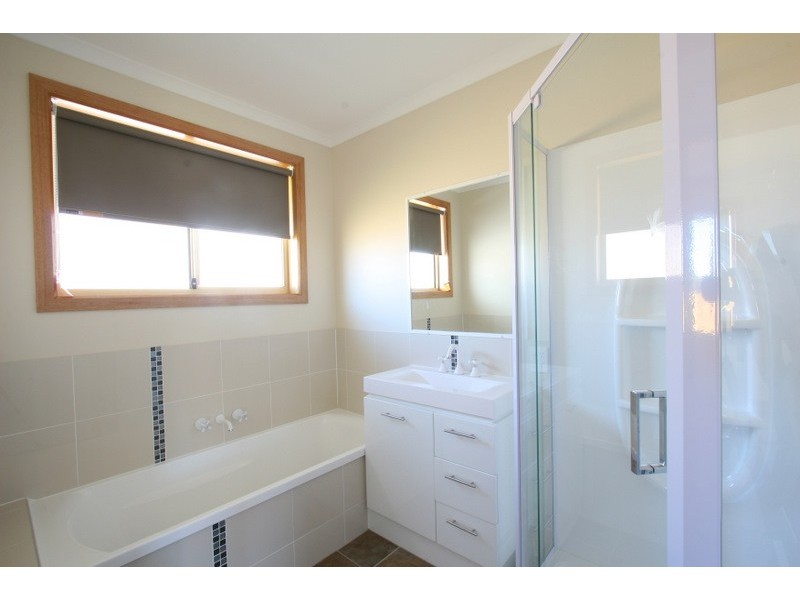 2/9 Thomas Court, Brighton TAS 7030