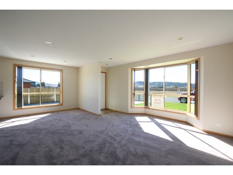 2/9 Thomas Court, Brighton TAS 7030