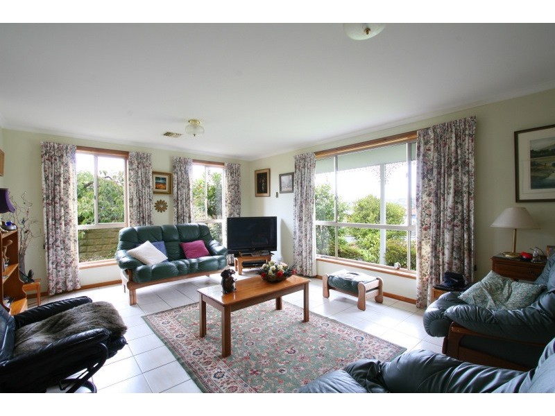 9 Cabernet Drive, Berriedale TAS 7011